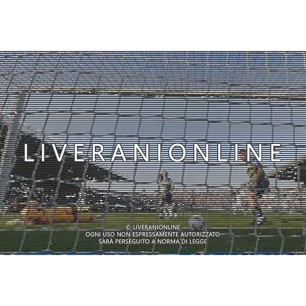 Matteo Darmian of Inter FC scores a goal during Parma Calcio vs Internazionale FC, 31° Serie A Enilive 2024-25 game at Ennio Tardini stadium in Parma (PR), Italy, on April 05, 2025. (Photo by Davide Casentini)- AGENZIA ALDO LIVERANI SAS