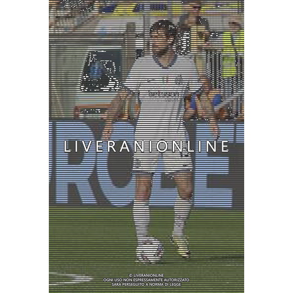 Francesco Acerbi of Inter FC play the ball during Parma Calcio vs Internazionale FC, 31° Serie A Enilive 2024-25 game at Ennio Tardini stadium in Parma (PR), Italy, on April 05, 2025. (Photo by Davide Casentini)- AGENZIA ALDO LIVERANI SAS