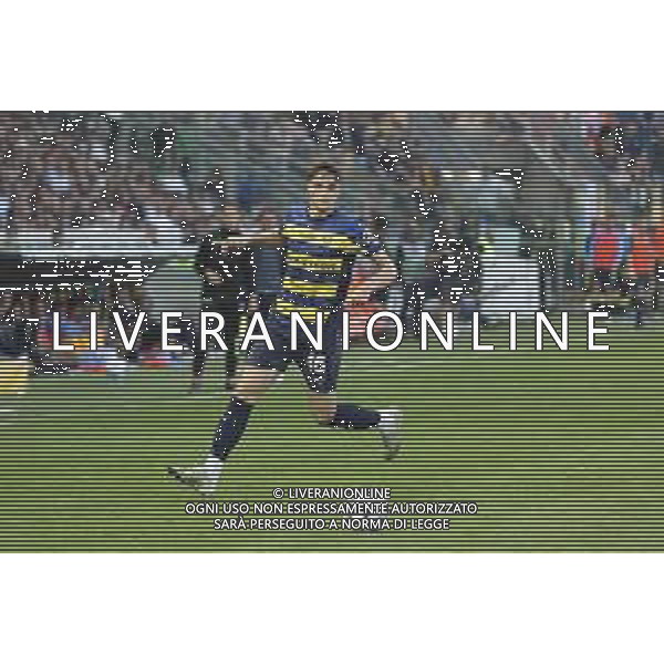 Giovanni Leoni of Parma AC play the ball during Parma Calcio vs Internazionale FC, 31° Serie A Enilive 2024-25 game at Ennio Tardini stadium in Parma (PR), Italy, on April 05, 2025. (Photo by Davide Casentini)- AGENZIA ALDO LIVERANI SAS