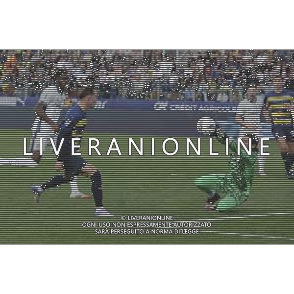 Yann Sommer of Inter FC makes a save on Jacob Ondrejka of Parma AC during Parma Calcio vs Internazionale FC, 31° Serie A Enilive 2024-25 game at Ennio Tardini stadium in Parma (PR), Italy, on April 05, 2025. (Photo by Davide Casentini)- AGENZIA ALDO LIVERANI SAS