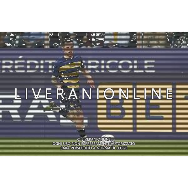Emanuele Valeri of Parma AC play the ball during Parma Calcio vs Internazionale FC, 31° Serie A Enilive 2024-25 game at Ennio Tardini stadium in Parma (PR), Italy, on April 05, 2025. (Photo by Davide Casentini)- AGENZIA ALDO LIVERANI SAS