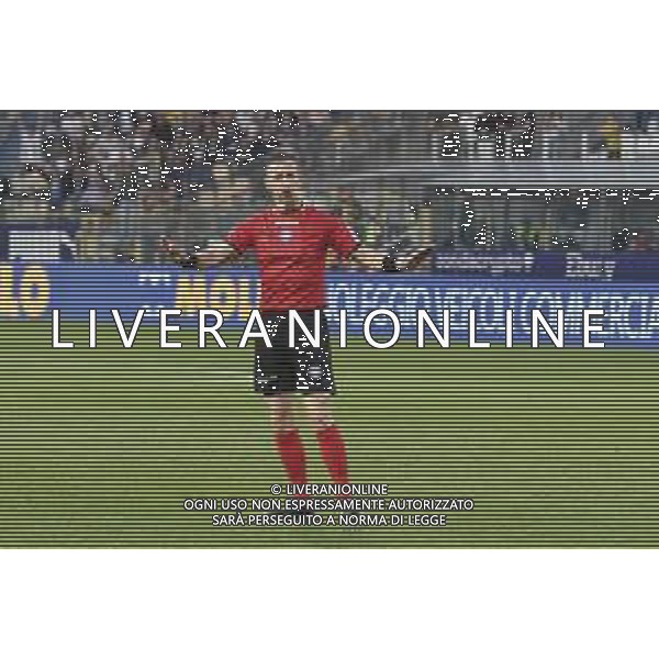 arbitro - the Referee Daniele Doveri gestures during Parma Calcio vs Internazionale FC, 31° Serie A Enilive 2024-25 game at Ennio Tardini stadium in Parma (PR), Italy, on April 05, 2025. (Photo by Davide Casentini)- AGENZIA ALDO LIVERANI SAS