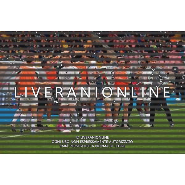 TVEM April 06, 2025 Lecce, Italy - US Lecce vs Venezia FC - Italian soccer serie A 2024/25 - Via Del Mare Stadium. In the pic: players of Venezia FC celebrates after scoring a goal ©TVEM Emmanuele Mastrodonato - AGENZIA ALDO LIVERANI SAS