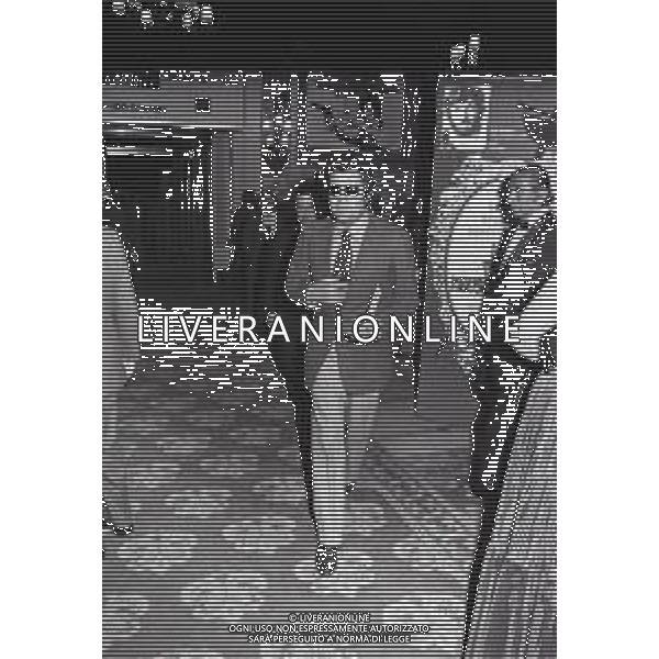 NEG-RETROSPETTIVA MARCELLO MASTROIANNI ATTORE NELLA FOTO MARCELLO MASTROIANNI NELL\'ANNO 1973 A CANNES AG ALDO LIVERANI SAS  