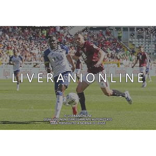 Daniel Mosquera of Hellas Verona FC competes for the ball with Sebastian Walukiewicz of Torino FC during Torino FC vs Hellas Verona FC, 31° Serie A Enilive 2024-25 game at Olimpic stadium - Grande Torino in Torino (TO), Italy, on April 06, 2025. (Photo by Davide Casentini)- AGENZIA ALDO LIVERANI SAS