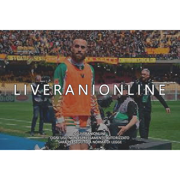TVEM April 06, 2025 Lecce, Italy - US Lecce vs Venezia FC - Italian soccer serie A 2024/25 - Via Del Mare Stadium. In the pic: Francesco Zampano of Venezia FC ©TVEM Emmanuele Mastrodonato - AGENZIA ALDO LIVERANI SAS