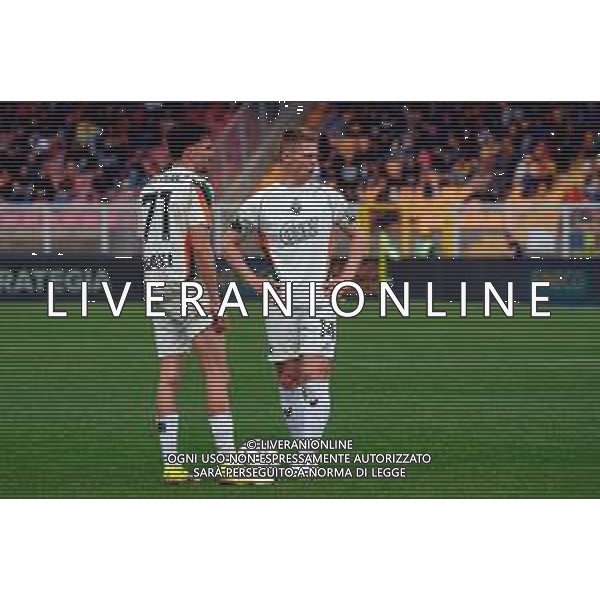 TVEM April 06, 2025 Lecce, Italy - US Lecce vs Venezia FC - Italian soccer serie A 2024/25 - Via Del Mare Stadium. In the pic: Hans Nicolussi Caviglia of Venezia FC and Enrique Perez of Venezia FC ©TVEM Emmanuele Mastrodonato - AGENZIA ALDO LIVERANI SAS