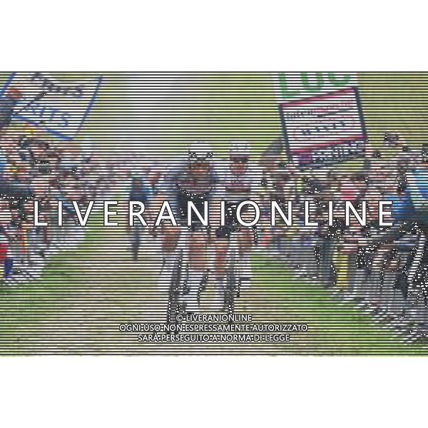 13-04-2025 Paris - Roubaix; 2025, Alpecin - Deceuninck; 2025, Uae Team Emirates - Xrg; Van Der Poel, Mathieu; Pogacar, Tadej; Arenberg; ©SIROTTI - AGENZIA ALDO LIVERANI SAS