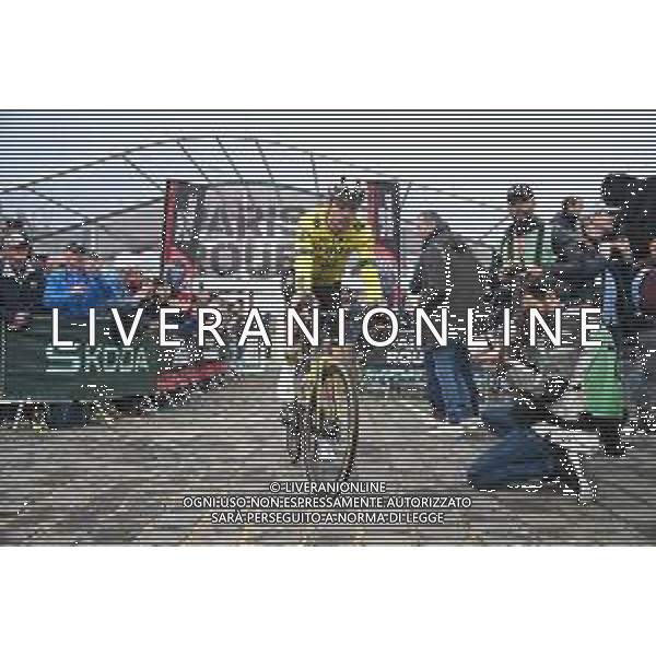 13-04-2025 Paris - Roubaix; 2025, Visma - Lease A Bike; Van Aert, Wout; Compiegne; ©SIROTTI - AGENZIA ALDO LIVERANI SAS