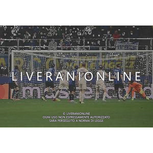 Inter vs Bayern Monaco nella foto il tiro di Harry Kane (Bayern Monaco) termina in rete per il gol dell\'1 a 0 Milano 16-04-2025 Stadio Giuseppe Meazza - San Siro UEFA Champions League quarti di finale gara di ritorno foto Roberto Garavaglia/Agenzia Aldo Liverani sas- AGENZIA ALDO LIVERANI SAS