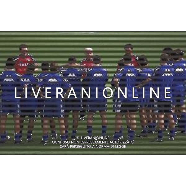 DIG- ALLENAMENTO NAZIONALE ITALIANA CALCIO A COVERCIANO 30 AGOSTO 2000 NELLA FOTO L’ALLENATORE GIOVANNI TRAPATTONI E CLAUDIO GENTILE AGENZIA ALDO LIVERANI SAS