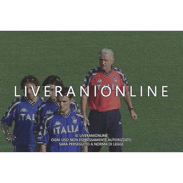 DIG- ALLENAMENTO NAZIONALE ITALIANA CALCIO A COVERCIANO 30 AGOSTO 2000 NELLA FOTO L’ALLENATORE GIOVANNI TRAPATTONI CON ALESSANDRO DEL PIERO, DEMETRIO ALBERTINI E VINCENZO MONTELLA AGENZIA ALDO LIVERANI SAS