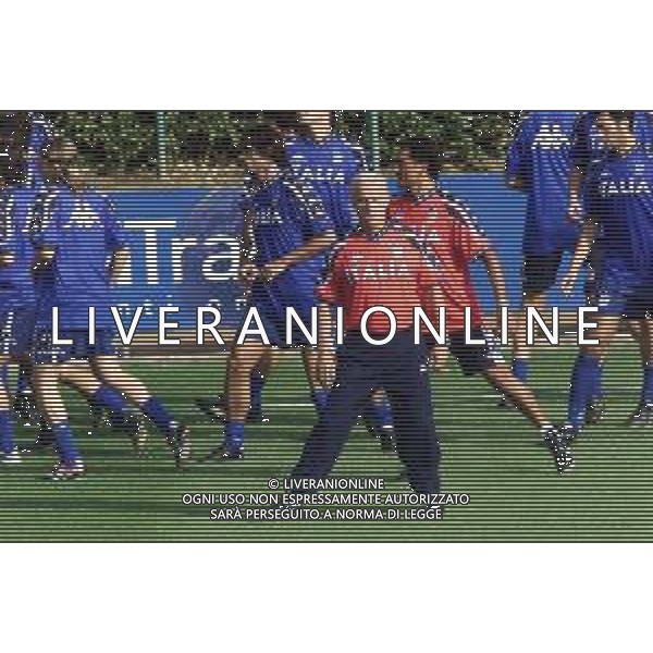 DIG- ALLENAMENTO NAZIONALE ITALIANA CALCIO A COVERCIANO 30 AGOSTO 2000 NELLA FOTO L’ALLENATORE GIOVANNI TRAPATTONI E CLAUDIO GENTILE AGENZIA ALDO LIVERANI SAS