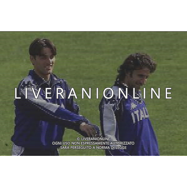 DIG- RADUNO E ALLENAMENTO NAZIONALE ITALIANA CALCIO A COVERCIANO 20 MARZO 2001 NELLA FOTO VINCENZO MONTELLA E ALESSANDRO DEL PIERO AGENZIA ALDO LIVERANI SAS