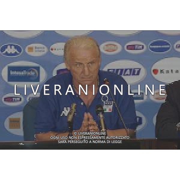 DIG- ALLENAMENTO NAZIONALE ITALIANA CALCIO A COVERCIANO 30 AGOSTO 2000 NELLA FOTO L’ALLENATORE GIOVANNI TRAPATTONI IN CONFERENZA STAMPA AGENZIA ALDO LIVERANI SAS