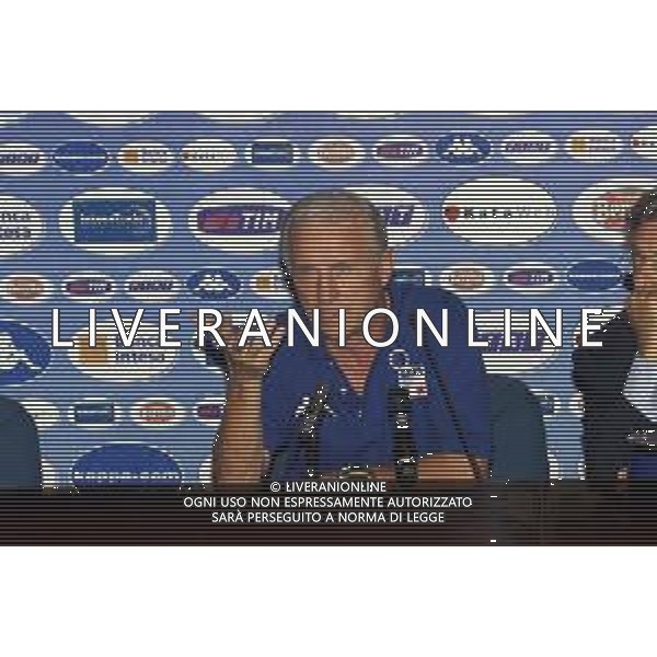 DIG- ALLENAMENTO NAZIONALE ITALIANA CALCIO A COVERCIANO 30 AGOSTO 2000 NELLA FOTO L’ALLENATORE GIOVANNI TRAPATTONI IN CONFERENZA STAMPA AGENZIA ALDO LIVERANI SAS