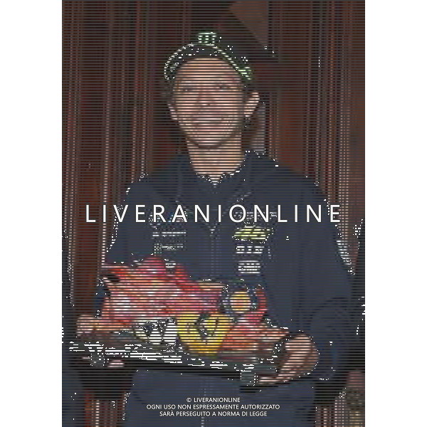 IMOLA 17 04 2025 WEC 6 ORE DI IMOLA PREMIO LORENZO BANDINI A VALENTINO ROSSI NELLA FOTO VALENTINO ROSSI CON IL PREMIO LORENZO BANDINI ©SANNA - AGENZIA ALDO LIVERANI SAS
