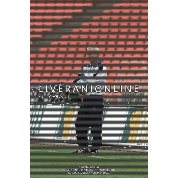 DIG- ALLENAMENTO NAZIONALE ITALIANA CALCIO 05 SETTEMBRE 2000 NELLA FOTO L’ALLENATORE GIOVANNI TRAPATTONI AGENZIA ALDO LIVERANI SAS