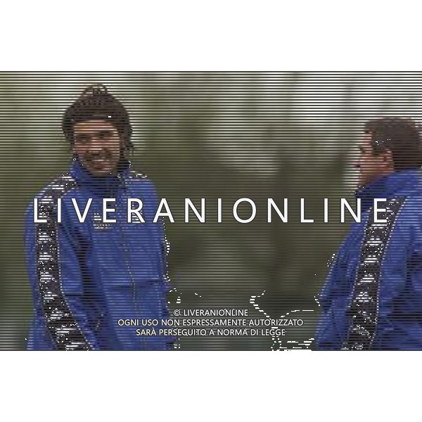 DIG- ALLENAMENTO NAZIONALE ITALIANA CALCIO A MONFALCONE 27 MARZO 2001 NELLA FOTO GIANLUIGI BUFFON E PIETRO GHEDIN AGENZIA ALDO LIVERANI SAS