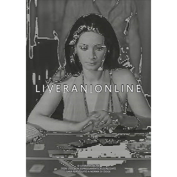 NEG-STRESA SET DEL FILM ANNA, QUEL PARTICOLARE PIACERE NELLA FOTO EDWIGE FENECH NELL\'ANNO 1973 AG ALDO LIVERANI SAS