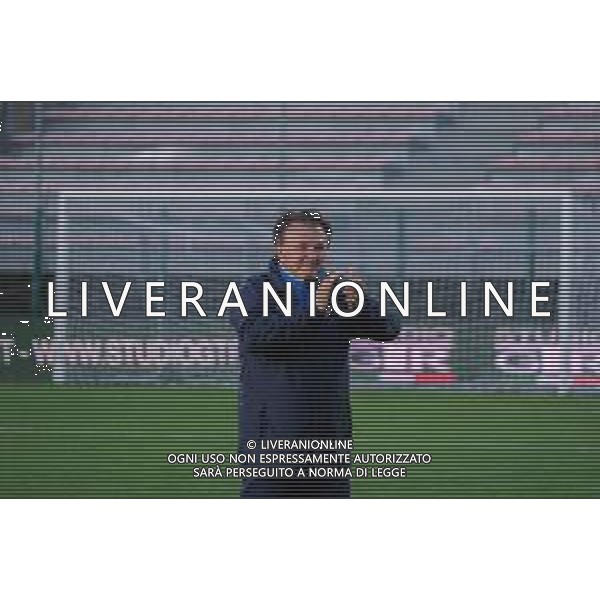 Fresco Luigi allenatore e presidente della Virtus Verona saluta I tifosi della Giana Erminio presenti allo stadio Giana Erminio vs Virtus Verona Gorgonzola 18-04-2025 Stadio Citta’ di Gorgonzola Trentasettesima giornata campionato Serie C Non foto Ricky Monteiro Martins/Agenzia Liverani sas- AGENZIA ALDO LIVERANI SAS