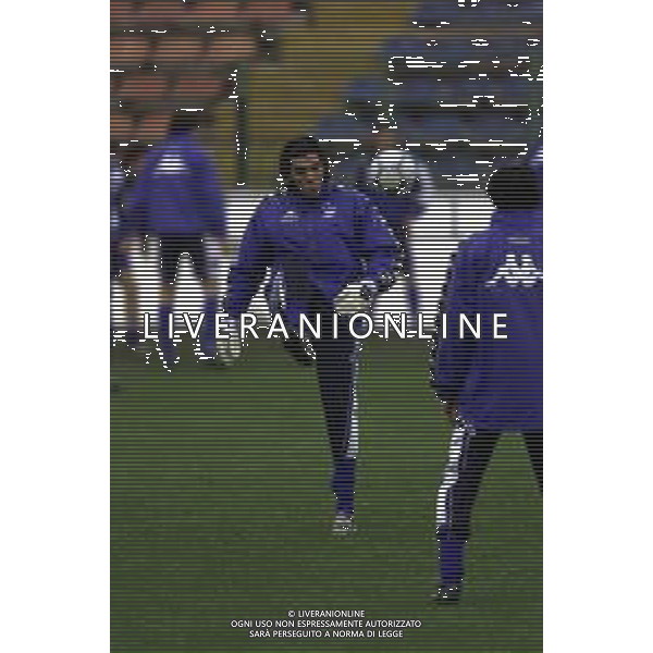 DIG- ALLENAMENTO NAZIONALE ITALIANA CALCIO A BUCAREST IN ROMANIA 23 MARZO 2001 NELLA FOTO GIANLUIGI BUFFON AGENZIA ALDO LIVERANI SAS