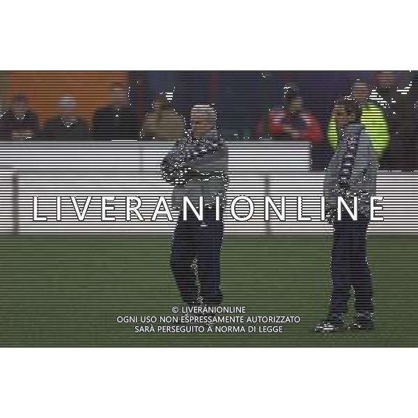 DIG- ALLENAMENTO NAZIONALE ITALIANA CALCIO A BUCAREST IN ROMANIA 23 MARZO 2001 NELLA FOTO L’ALLENATORE GIOVANNI TRAPATTONI CON PIETRO GHEDIN AGENZIA ALDO LIVERANI SAS