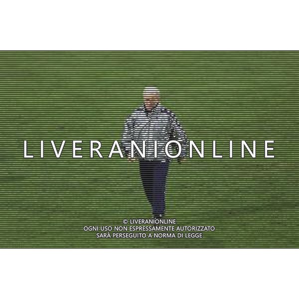 DIG- ALLENAMENTO NAZIONALE ITALIANA CALCIO A BUCAREST IN ROMANIA 23 MARZO 2001 NELLA FOTO L’ALLENATORE GIOVANNI TRAPATTONI AGENZIA ALDO LIVERANI SAS