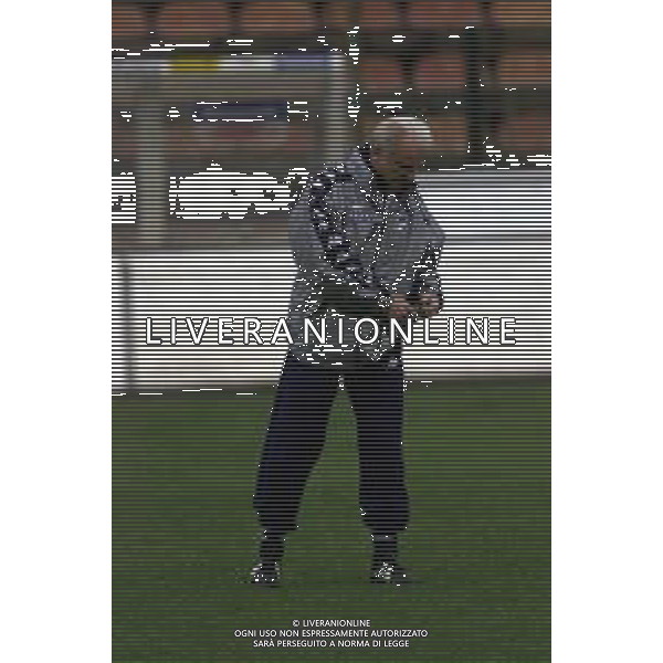DIG- ALLENAMENTO NAZIONALE ITALIANA CALCIO A BUCAREST IN ROMANIA 23 MARZO 2001 NELLA FOTO L’ALLENATORE GIOVANNI TRAPATTONI AGENZIA ALDO LIVERANI SAS