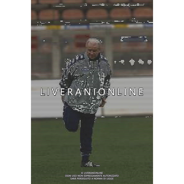 DIG- ALLENAMENTO NAZIONALE ITALIANA CALCIO A BUCAREST IN ROMANIA 23 MARZO 2001 NELLA FOTO L’ALLENATORE GIOVANNI TRAPATTONI AGENZIA ALDO LIVERANI SAS