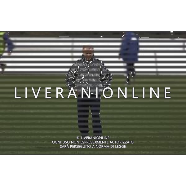 DIG- ALLENAMENTO NAZIONALE ITALIANA CALCIO A BUCAREST IN ROMANIA 23 MARZO 2001 NELLA FOTO L’ALLENATORE GIOVANNI TRAPATTONI AGENZIA ALDO LIVERANI SAS