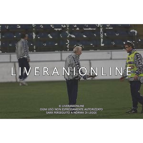 DIG- ALLENAMENTO NAZIONALE ITALIANA CALCIO A BUCAREST IN ROMANIA 23 MARZO 2001 NELLA FOTO L’ALLENATORE GIOVANNI TRAPATTONI CON PIETRO GHEDIN AGENZIA ALDO LIVERANI SAS