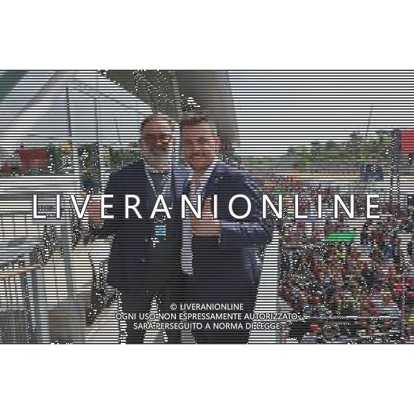 IMOLA 20 04 2025 (DOMENICA DI PASQUA) AUTODROMO ENZO E DINO FERRARI WEC 6 ORE DI IMOLA NELLA FOTO PIETRO BENVENUTI DIRETTORE DELL\'AUTODROMO ENZO E DINO FERRARI E SINDACO DI IMOLA MARCO PANIERI CON IL PUBBLICO NELLA PIT LANE ©SANNA - AGENZIA ALDO LIVERANI SAS