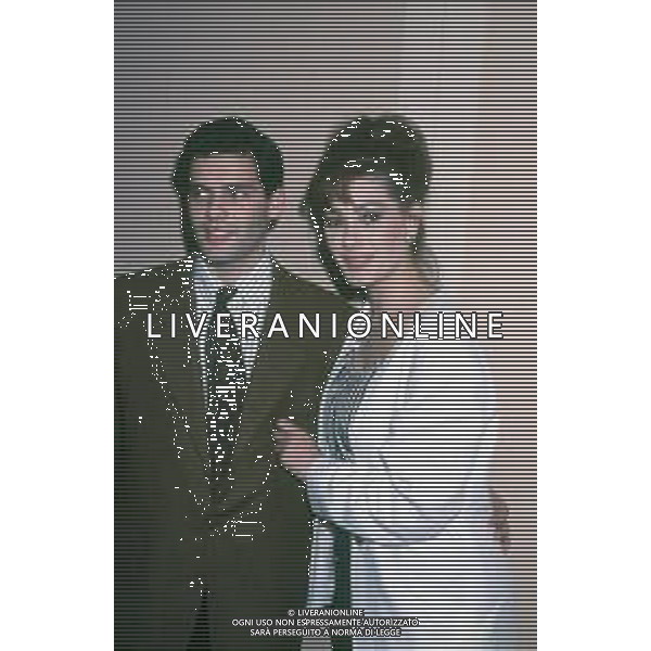 DIAP-RETROSPETTIVA EDWIGE FENECH ATTRICE NELLA FOTO EDWIGE FENECH CON IL FIGLIO EDWIN NELL\'ANNO 1993 AG ALDO LIVERANI SAS 