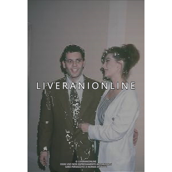 DIAP-RETROSPETTIVA EDWIGE FENECH ATTRICE NELLA FOTO EDWIGE FENECH CON IL FIGLIO EDWIN NELL\'ANNO 1993 AG ALDO LIVERANI SAS 