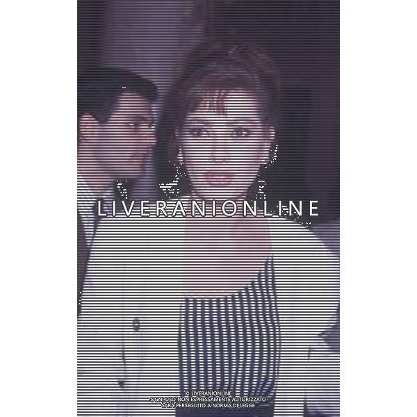 DIAP-RETROSPETTIVA EDWIGE FENECH ATTRICE NELLA FOTO EDWIGE FENECH CON IL FIGLIO EDWIN NELL\'ANNO 1993 AG ALDO LIVERANI SAS 