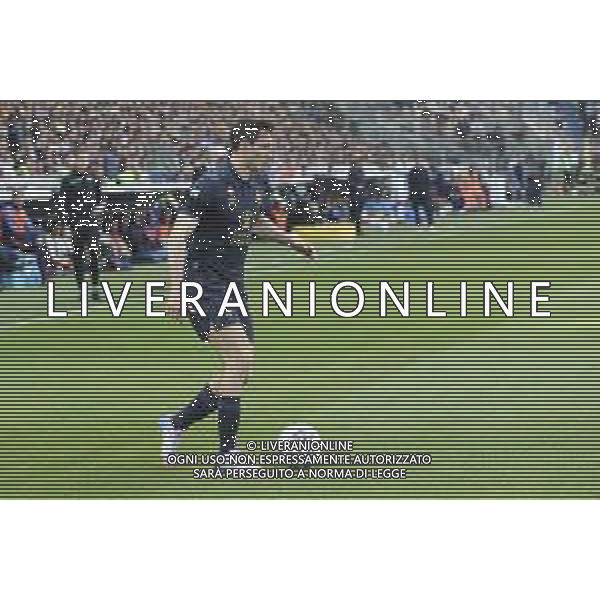 Andrea Cambiaso of Juventus FC play the ball during Parma Calcio vs Juventus FC, 33° Serie A Enilive 2024-25 game at Ennio Tardini stadium in Parma (PR), Italy, on April 23, 2025. (Photo by Davide Casentini)- AGENZIA ALDO LIVERANI SAS
