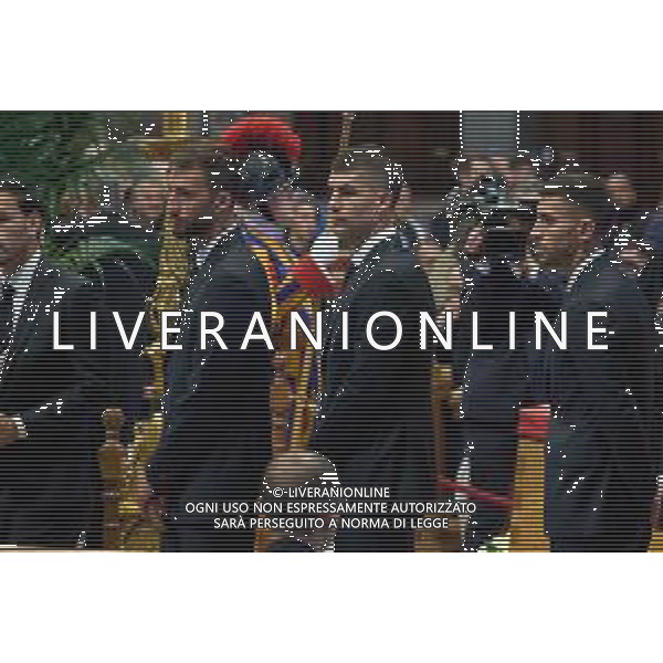 Città del Vaticano - 24 Aprile 2025 Una delegazione della AS ROMA rende omaggio a Papa Francesco Nella Foto: Leandro Paredes, Bryan Cristante, Gianluca Mancini, Lorenzo Pellegrini  Andrea Bracaglia- AGENZIA ALDO LIVERANI SAS