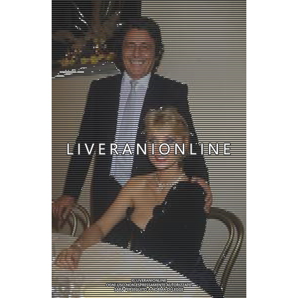 DIAP-RETROSPETTIVA BARBARA BOUCHET ATTRICE NELLA FOTO BARBARA BOUCHET CON IL MARIRO LUIGI BORGHESE NELL\'ANNO 1985 FOTO MASSIMO BIANCHI-AG ALDO LIVERANI SAS