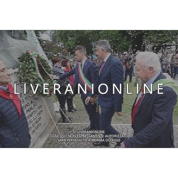 IMOLA 25 04 2025 "25 APRILE FESTA DELLA LIBERAZIONE" 80 ANNIVERSARIO DELLA LIBERAZIONE NELLA FOTO DA DESTRA PRESIDENTE ANPI GABRIO SALLIERI,SENATORE DANIELE MANCA E SINDACO DI IMOLA MARCO PANIERI NEL ANGOLO SINISTRA PARTIGIANO VITTORIO GARDI deposizione di una corona AL MONUMENTO AL PARTIGIANO FOTO GIANNI SANNA-AG ALDO LIVERANI SAS