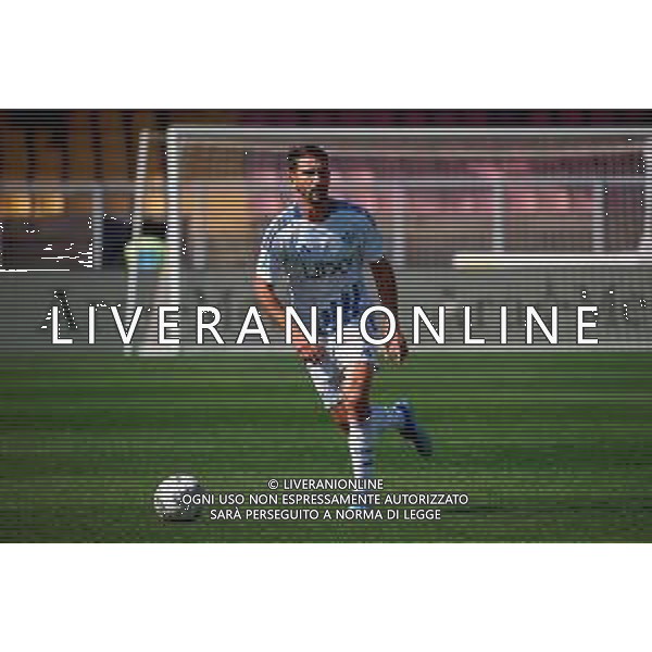 TVEM April 19, 2025 Lecce, Italy - US Lecce vs Como 1907 - Italian soccer serie A 2024/25 - Via Del Mare Stadium. In the pic: Edoardo Goldaniga of Como 1907 foto emmanuele mastrodonato-ag aldo liverani sas