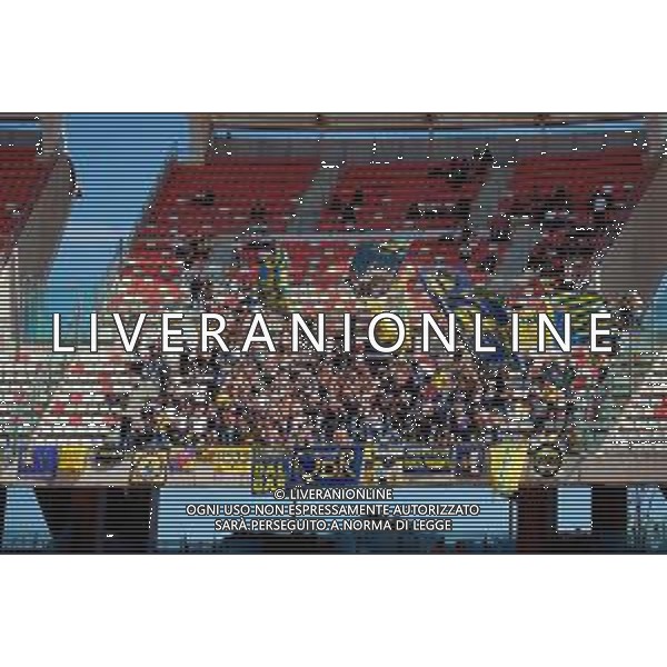 TVEM April 25, 2025 Bari, Italy - SSC Bari vs Modena FC 1912 - Italian soccer serie B 2024/25 - San Nicola Stadium. In the pic: Supporters of Modena FC 1912 foto emmanuele mastrodonato-ag aldo liverani sas
