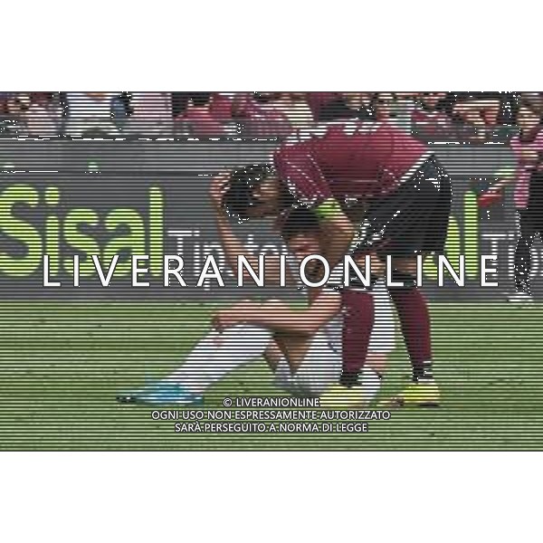Serie B 2024-2025 Salernitana-Cosenza (Stadio Arechi) 25 Aprile 2025 Nella foto: Gianmarco Ferrari consola Andrea Hristov Foto Andrea Rosito-Agenzia Liverani Sas - AGENZIA ALDO LIVERANI SAS
