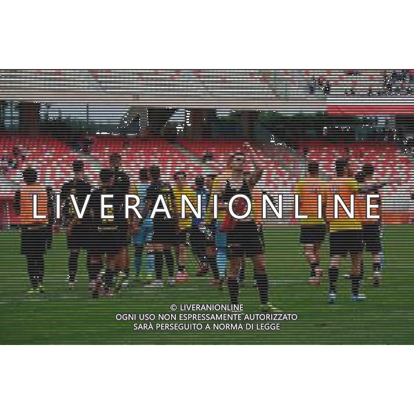 TVEM April 25, 2025 Bari, Italy - SSC Bari vs Modena FC 1912 - Italian soccer serie B 2024/25 - San Nicola Stadium. In the pic: Players of Modena FC 1912 celebrates the victory foto emmanuele mastrodonato-ag aldo liverani sas