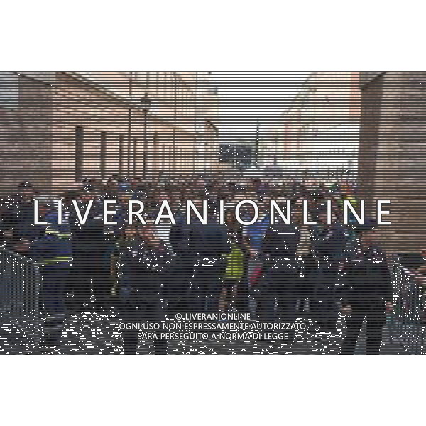 Città del Vaticano - 25 Aprile 2025 Preparativi dei media e servizio d\'ordine e Sicurezza delle Forze dell\'ordine nella zona di San Pietro in vista del funerale di Papa Francesco Nella Foto: Vista Generale - Carabinieri  Andrea Bracaglia - AGENZIA ALDO LIVERANI SAS