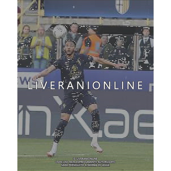 Lloyd Kelly of Juventus FC play the ball during Parma Calcio vs Juventus FC, 33° Serie A Enilive 2024-25 game at Ennio Tardini stadium in Parma (PR), Italy, on April 23, 2025. (Photo by Davide Casentini)- AGENZIA ALDO LIVERANI SAS