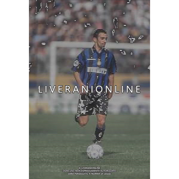 DIAP-RETROSPETTIVA YOURI DYORKAEFF CALCIATORE NELLA FOTO YOURI DYORKAEFF CON LA MAGLIA DELL\'INTER AG ALDO LIVERNI SAS