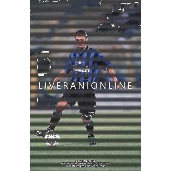 DIAP-RETROSPETTIVA YOURI DYORKAEFF CALCIATORE NELLA FOTO YOURI DYORKAEFF CON LA MAGLIA DELL\'INTER AG ALDO LIVERNI SAS
