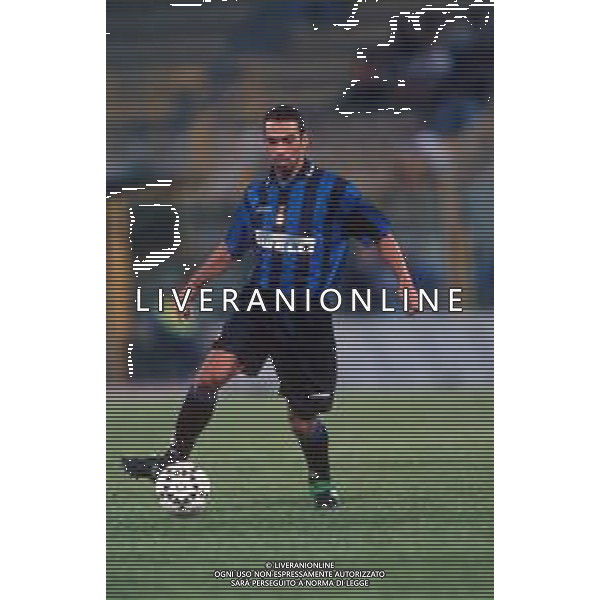 DIAP-RETROSPETTIVA YOURI DYORKAEFF CALCIATORE NELLA FOTO YOURI DYORKAEFF CON LA MAGLIA DELL\'INTER AG ALDO LIVERNI SAS