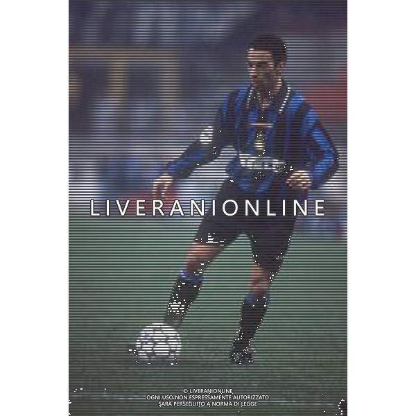 DIAP-RETROSPETTIVA YOURI DYORKAEFF CALCIATORE NELLA FOTO YOURI DYORKAEFF CON LA MAGLIA DELL\'INTER AG ALDO LIVERNI SAS